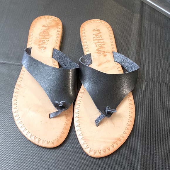 Mad Love Shoes - Mad Love Black Thong Flip Flop Sandals 7